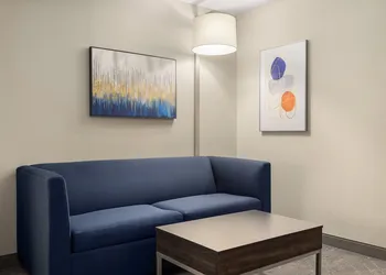 Holiday Inn Express Fayetteville – Fort Bragg by IHG hotel thumbnail 6