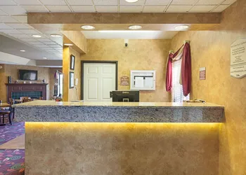 Quality Inn Fairmont hotel thumbnail 2