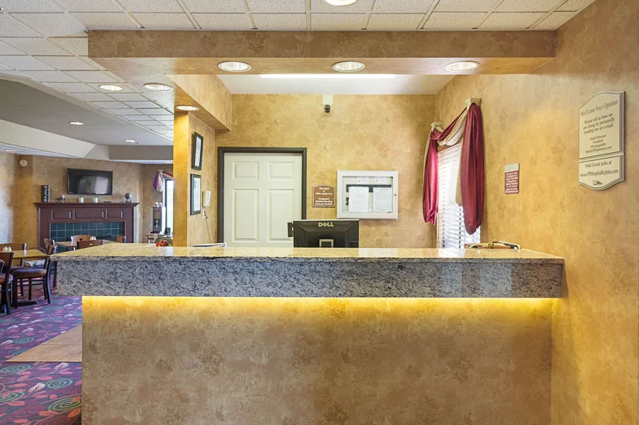 Quality Inn Fairmont hotel detail image 2