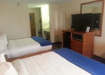 New Victorian Inn and Suites hotel thumbnail 5