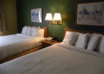 New Victorian Inn and Suites hotel thumbnail 6