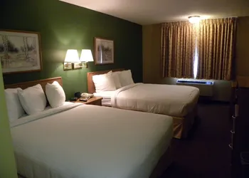 New Victorian Inn and Suites hotel thumbnail 7