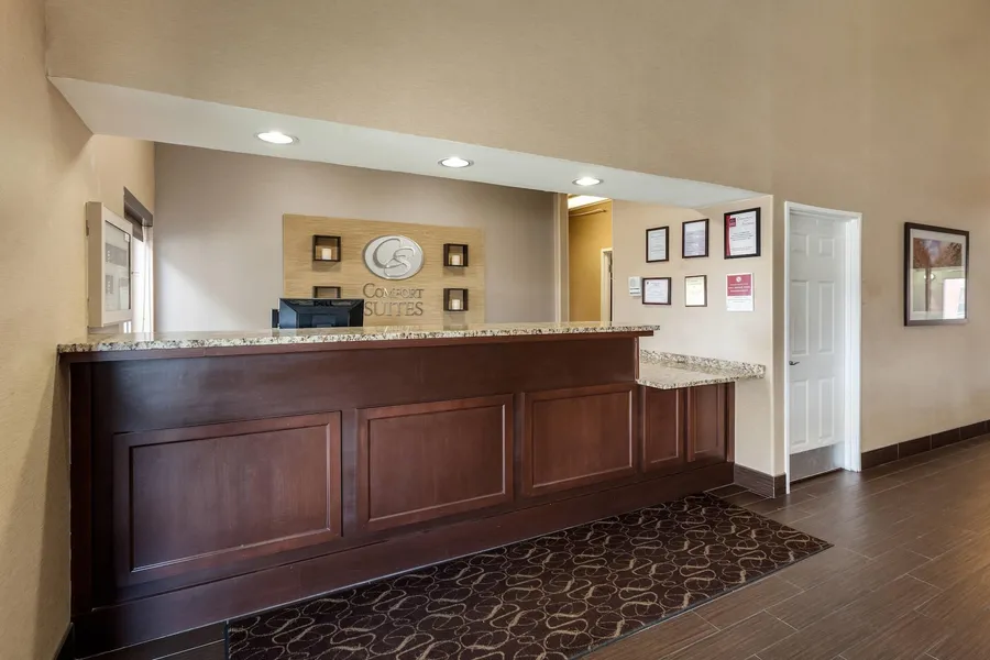 Comfort Suites Lincoln North hotel detail image 2