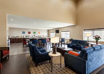 Comfort Suites Lincoln North hotel thumbnail 5