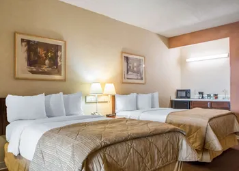 Quality Inn & Suites Ridgeland hotel thumbnail 8