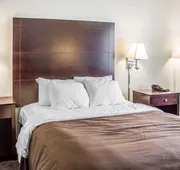 Quality Inn & Suites Sturgeon Bay hotel detail image 4