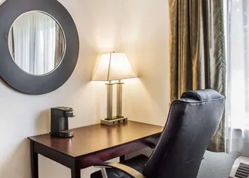 Quality Inn & Suites Sturgeon Bay hotel thumbnail 5