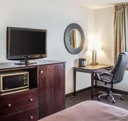 Quality Inn & Suites Sturgeon Bay hotel detail image 7