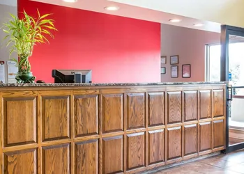 Econo Lodge Birmingham - Hoover hotel thumbnail 3