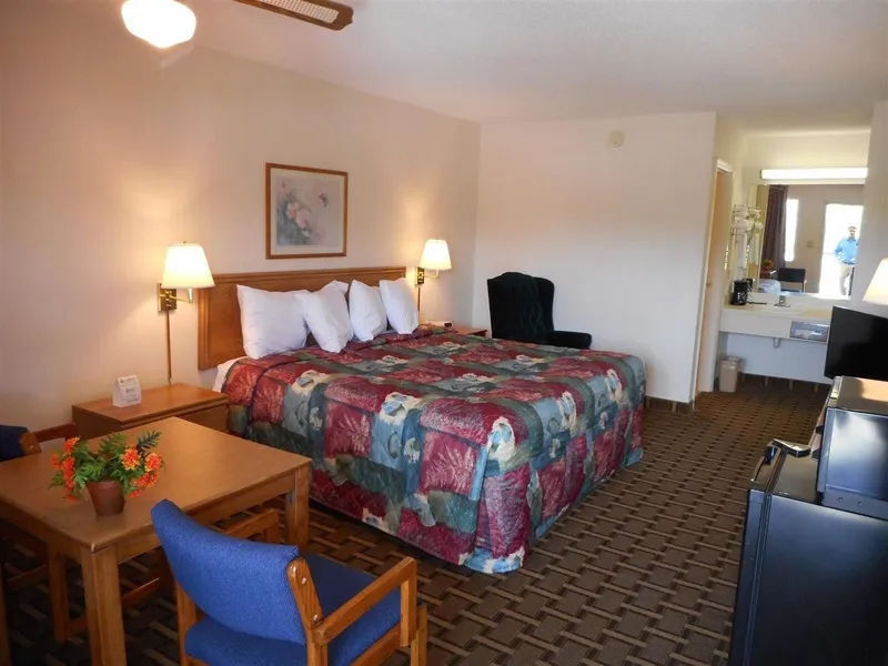 Americas Best Value Inn Blue Ridge hotel detail image 2