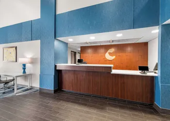 Comfort Suites Stevens Point hotel thumbnail 2