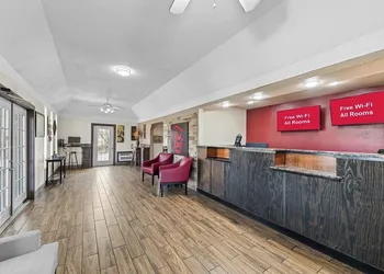 Red Roof Inn Ardmore hotel thumbnail 4