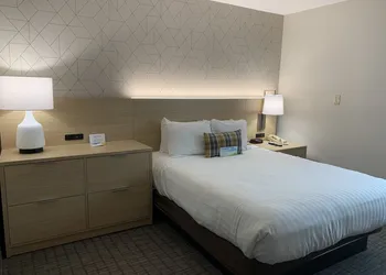 Days Inn & Suites by Wyndham Duluth by the Mall hotel thumbnail 6