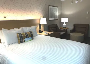 Days Inn & Suites by Wyndham Duluth by the Mall hotel thumbnail 7
