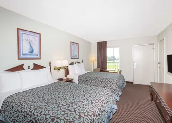 Days Inn by Wyndham West Point hotel thumbnail 3