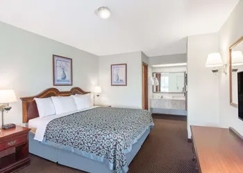 Days Inn by Wyndham West Point hotel thumbnail 8