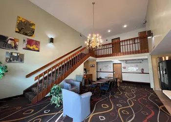Deluxe Inn hotel thumbnail 8