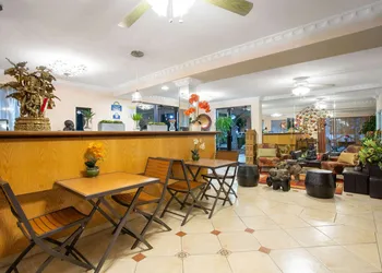 Days Inn by Wyndham Lake City hotel thumbnail 2