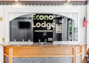 Econo Lodge McDonough South hotel thumbnail 3