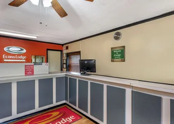 Econo Lodge Erlanger - Cincinnati Airport hotel thumbnail 2