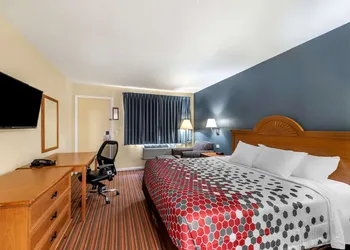 Econo Lodge Erlanger - Cincinnati Airport hotel thumbnail 5