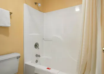 Econo Lodge Inn & Suites Evergreen hotel thumbnail 3