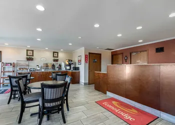Econo Lodge Lexington Southeast hotel thumbnail 2