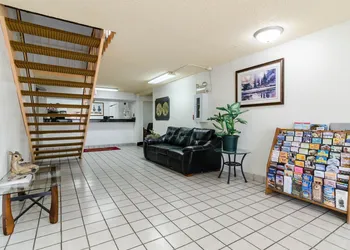 Econo Lodge Lexington hotel thumbnail 2