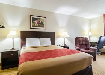 Econo Lodge Lexington hotel thumbnail 6