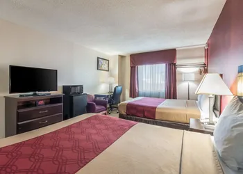 Econo Lodge Lexington hotel thumbnail 8