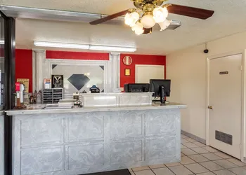 Econo Lodge & Suites Brinkley hotel thumbnail 4