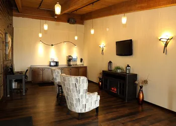 Northern Lights Inn Rugby hotel thumbnail 3