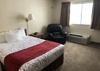 Northern Lights Inn Rugby hotel thumbnail 5