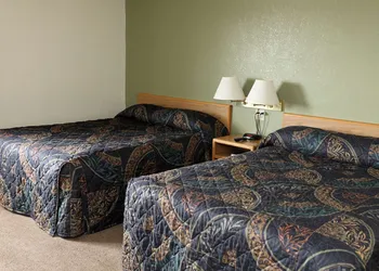 Northern Lights Inn Rugby hotel thumbnail 7