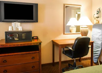 Quality Inn & Suites Las Cruces - University Area hotel thumbnail 7