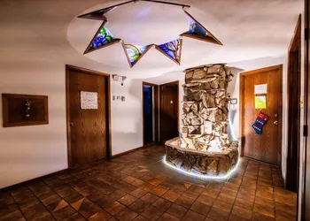 7 Gables Inn & Suites hotel thumbnail 2