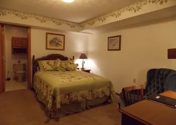 7 Gables Inn & Suites hotel thumbnail 6