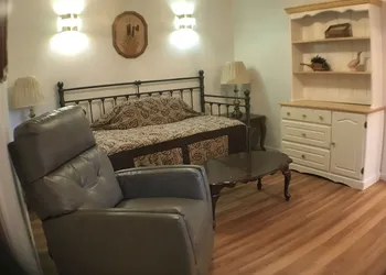7 Gables Inn & Suites hotel thumbnail 7