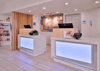 Holiday Inn Express Farmington - Bloomfield by IHG hotel thumbnail 5