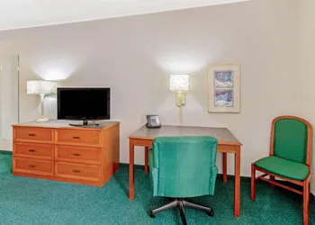 La Quinta Inn by Wyndham Las Cruces Mesilla Valley hotel thumbnail 5