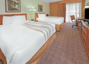 La Quinta Inn & Suites by Wyndham Salt Lake City - Layton hotel thumbnail 4