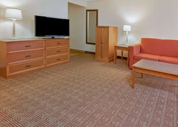 La Quinta Inn & Suites by Wyndham Salt Lake City - Layton hotel thumbnail 5