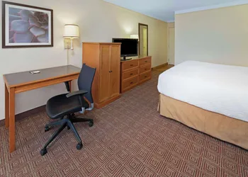 La Quinta Inn & Suites by Wyndham Salt Lake City - Layton hotel thumbnail 8
