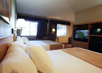 Ramada by Wyndham Spirit Lake/Okoboji hotel thumbnail 8