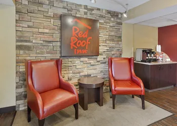 Red Roof Inn Huntington hotel thumbnail 2