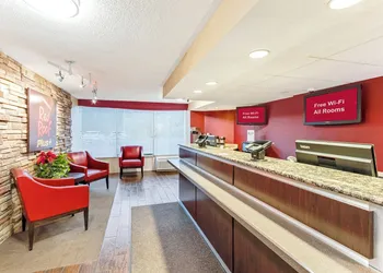 Red Roof Inn PLUS+ Mt Pleasant - Patriots Point hotel thumbnail 3