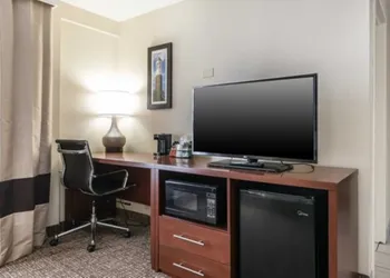 Comfort Inn Indianapolis North - Carmel hotel thumbnail 7