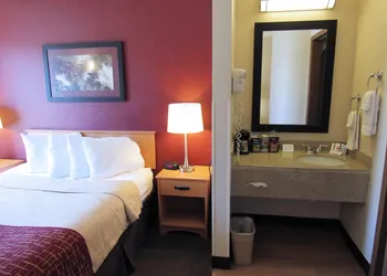 Red Roof Inn Fargo - I-94/ Medical Center hotel thumbnail 6