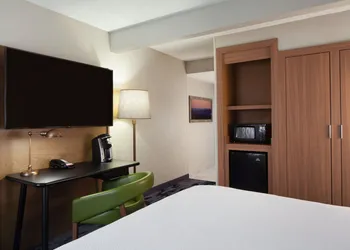 Fairfield Inn & Suites by Marriott Charleston hotel thumbnail 7