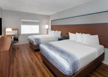 AmericInn & Suites By Wyndham Baraboo Event Center hotel thumbnail 5